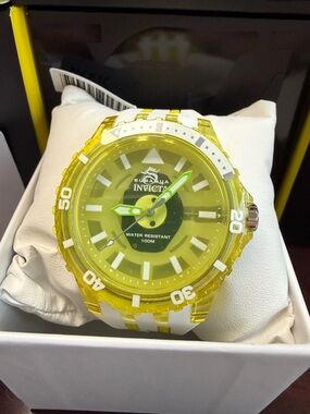 Invicta Yellow, White & Green Dive Sub-Aqua
